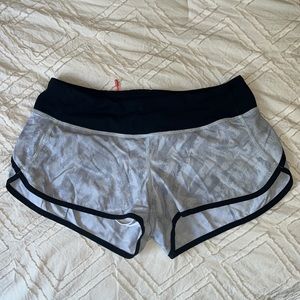 Lululemon speed up low rise lined short 2.5